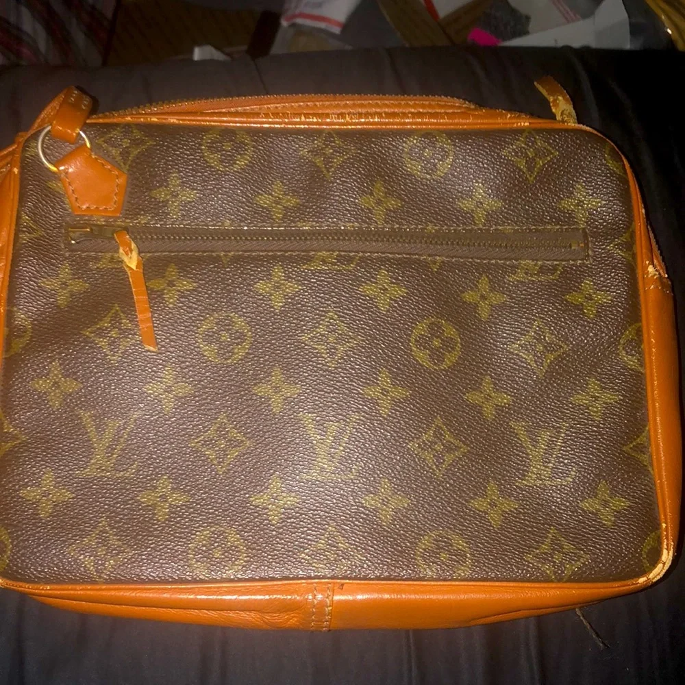 LV Mono Cosmetic pouch Pre loved - Picture 2 of 3